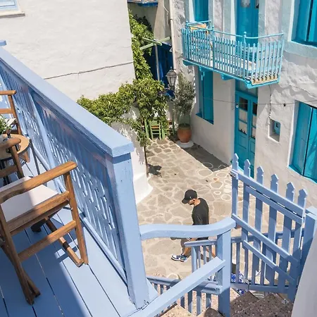 Blue Sky In Plaka Holiday home *